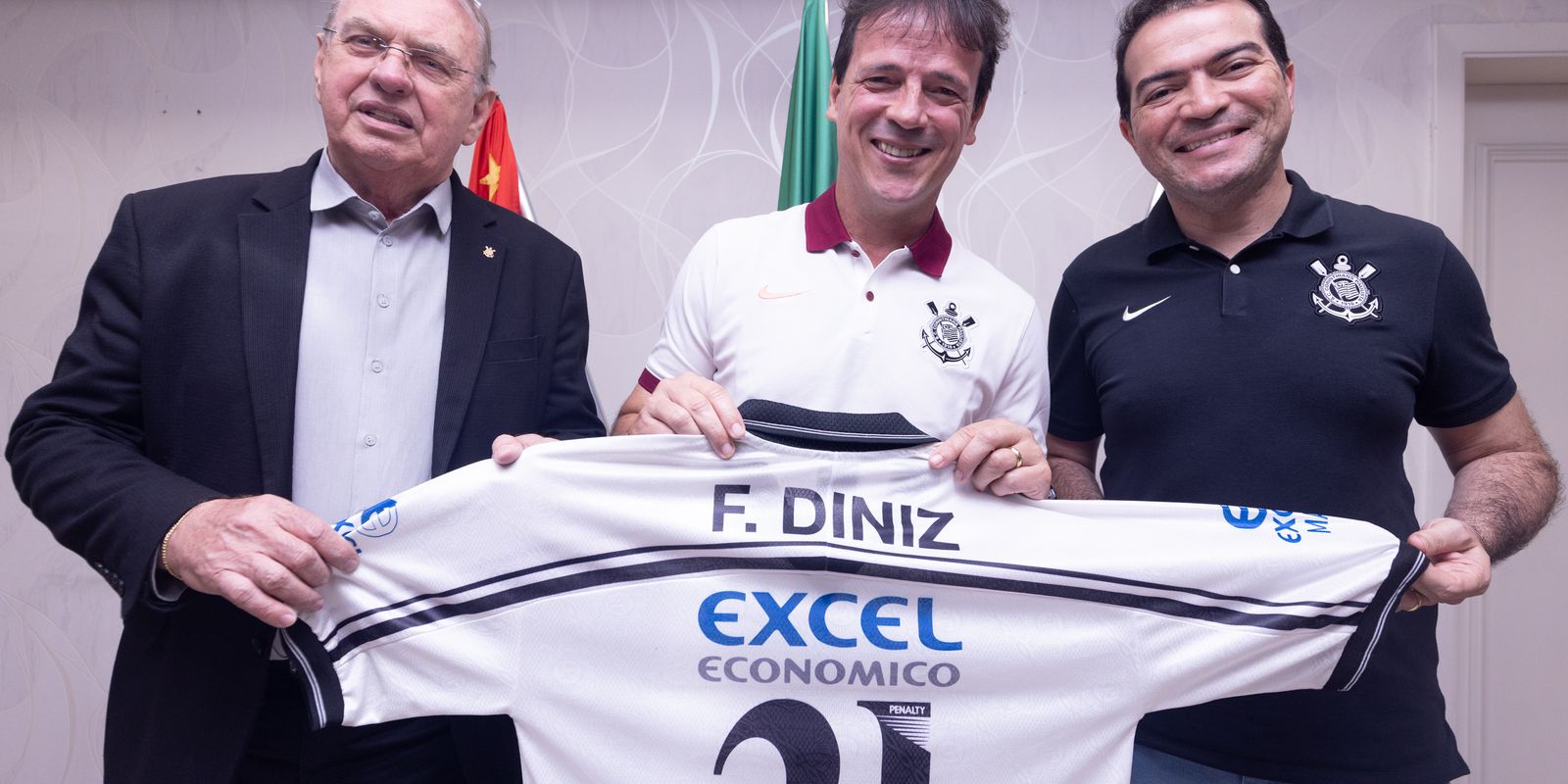 Corinthians surpreende e anuncia Fernando Diniz como novo técnico