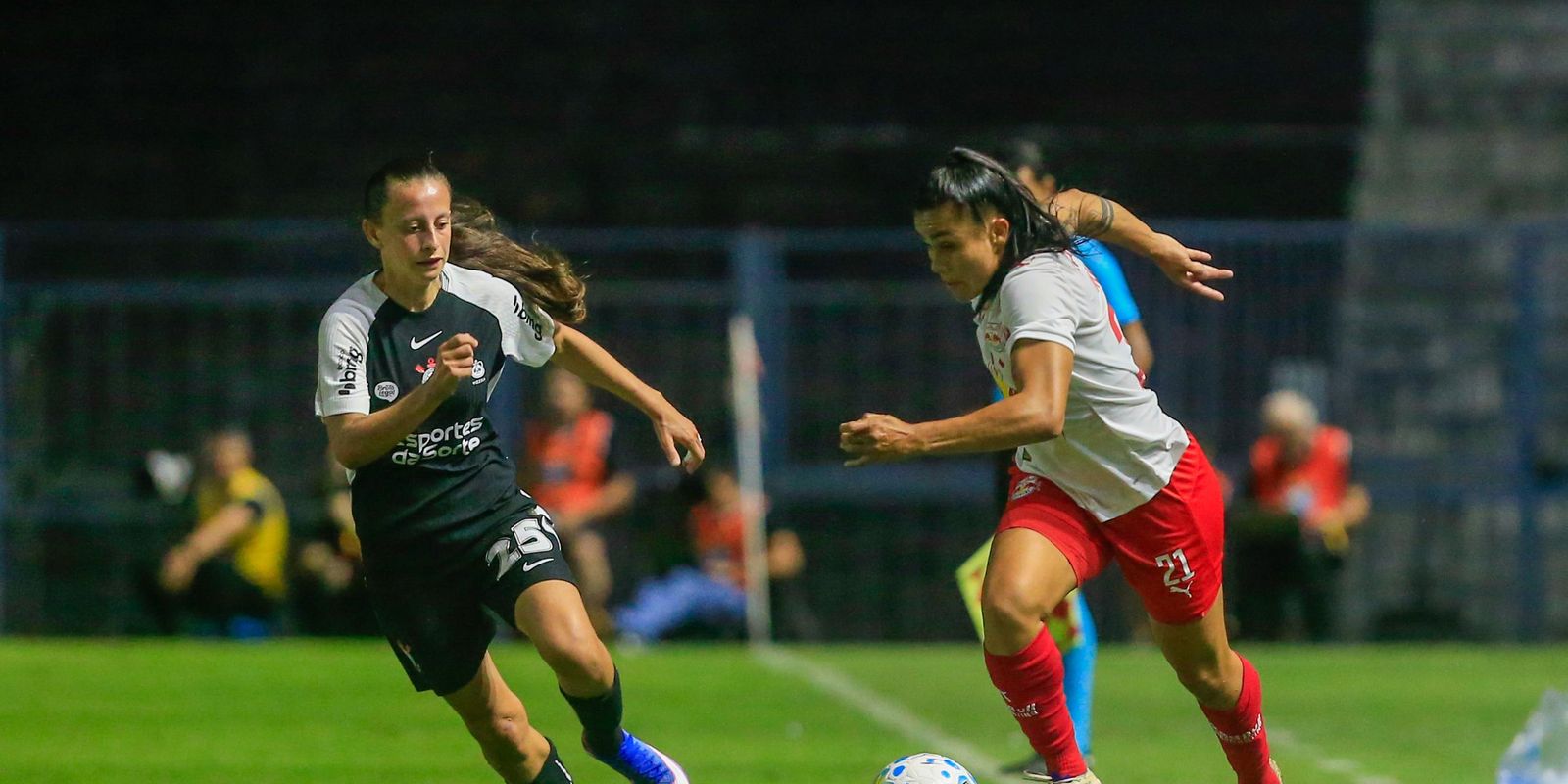 Corinthians goleia Bragantino e se torna o novo líder do Brasileiro Feminino