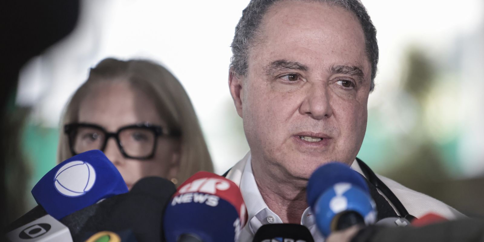 Presidente Lula passa por cirurgia; médico explica detalhes e recuperação