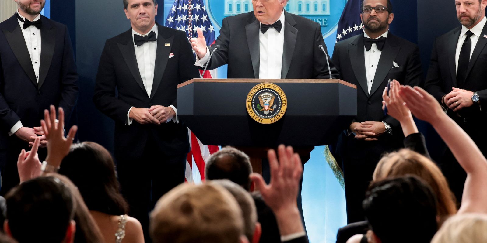 Serviço secreto intervém após tiros em jantar de Trump em Washington
