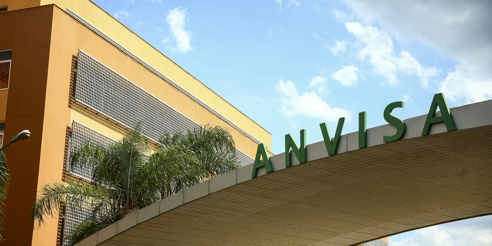 Anvisa apreende canetas emagrecedoras e alerta sobre riscos à saúde