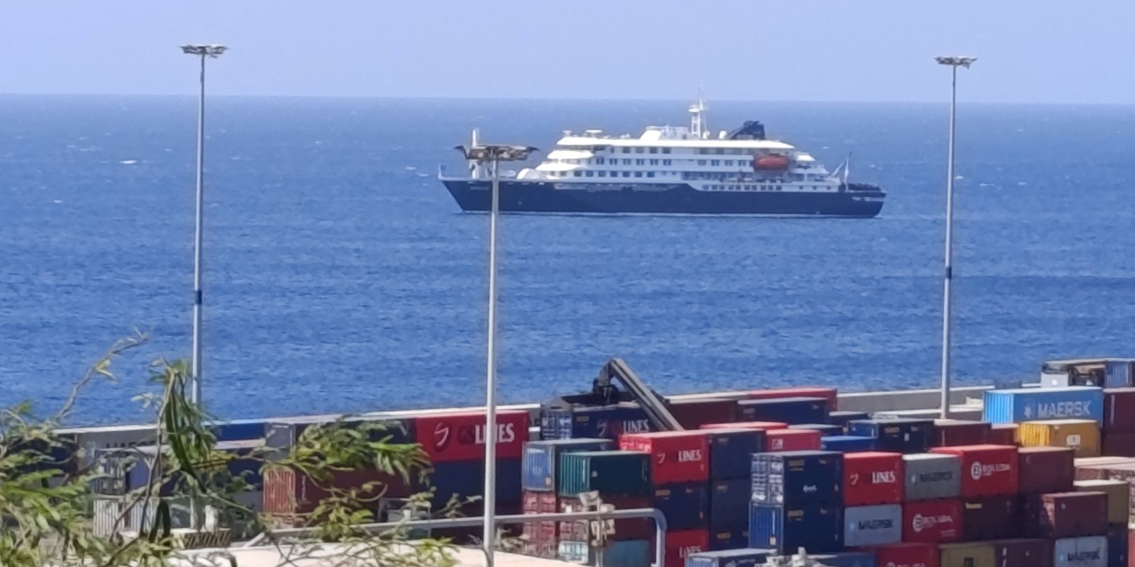 Evacuação urgente: passageiros são retirados de navio com surto de hantavírus após mortes