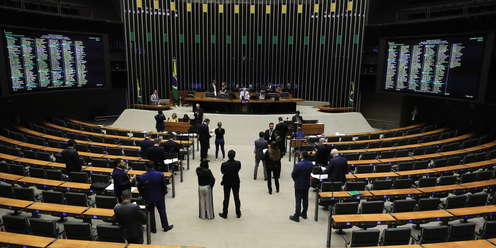 Câmara aprova minirreforma eleitoral que limita multas de partidos; entenda as mudanças
