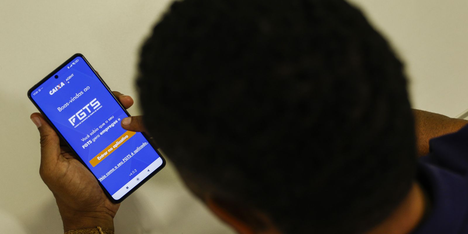 Desenrola Brasil 2.0: milhões acessam FGTS para renegociar dívidas; veja como usar