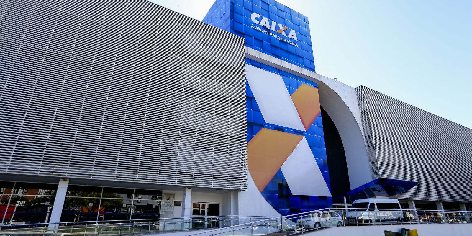 Caixa tem dinheiro de escravizados? Pesquisa inédita pode levar à restituição a descendentes