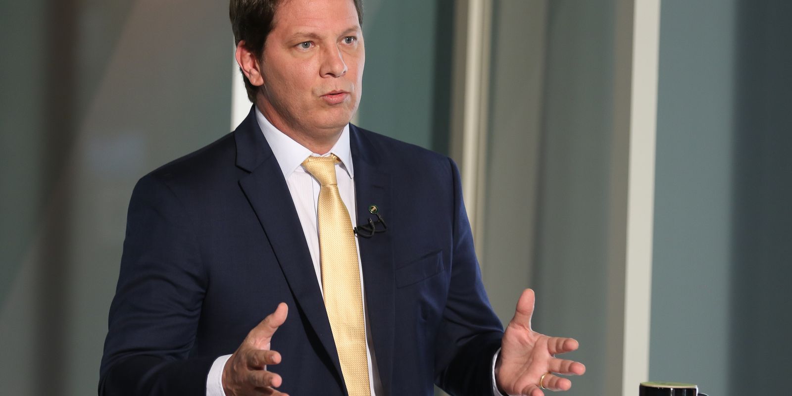 Mário Frias ‘some’ e STF não consegue notificá-lo sobre R$ 2 milhões para filme de Bolsonaro