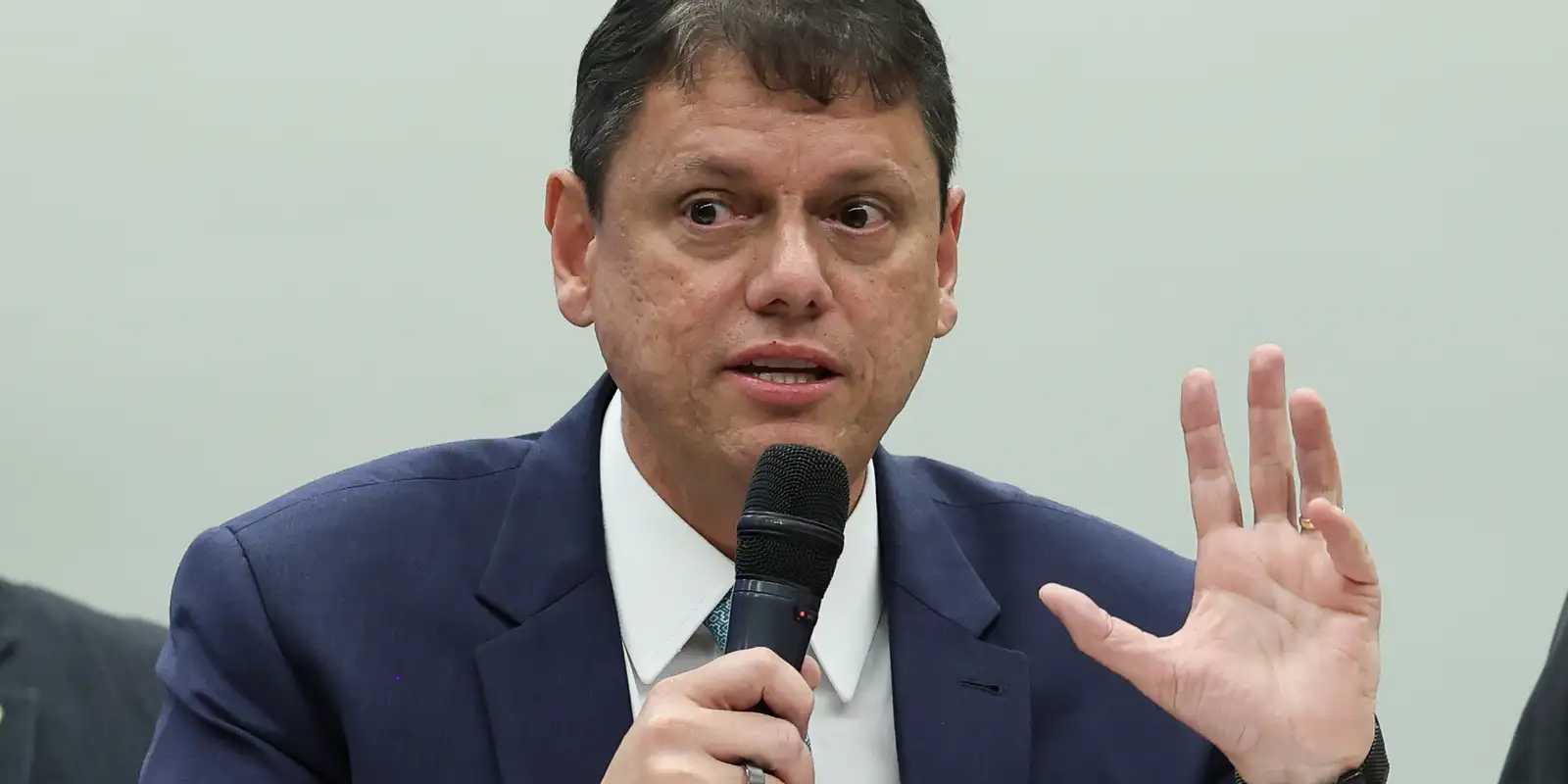 TCE-SP aprova contas de Tarcísio para 2025 com ressalvas: entenda os pontos de alerta