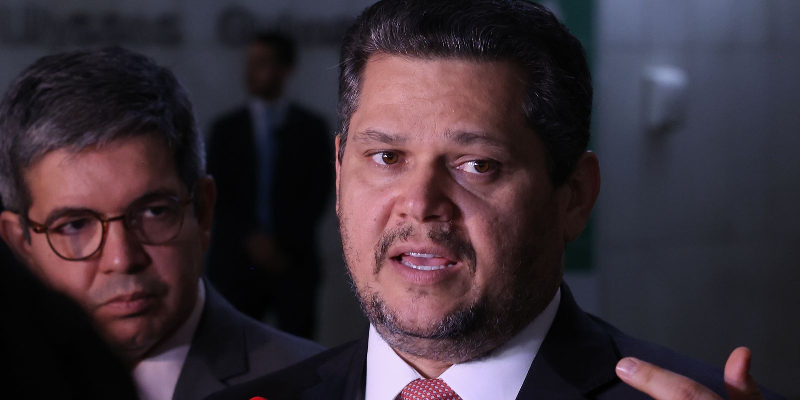Fim da escala 6×1: PEC que muda jornada de trabalho está travada no Senado