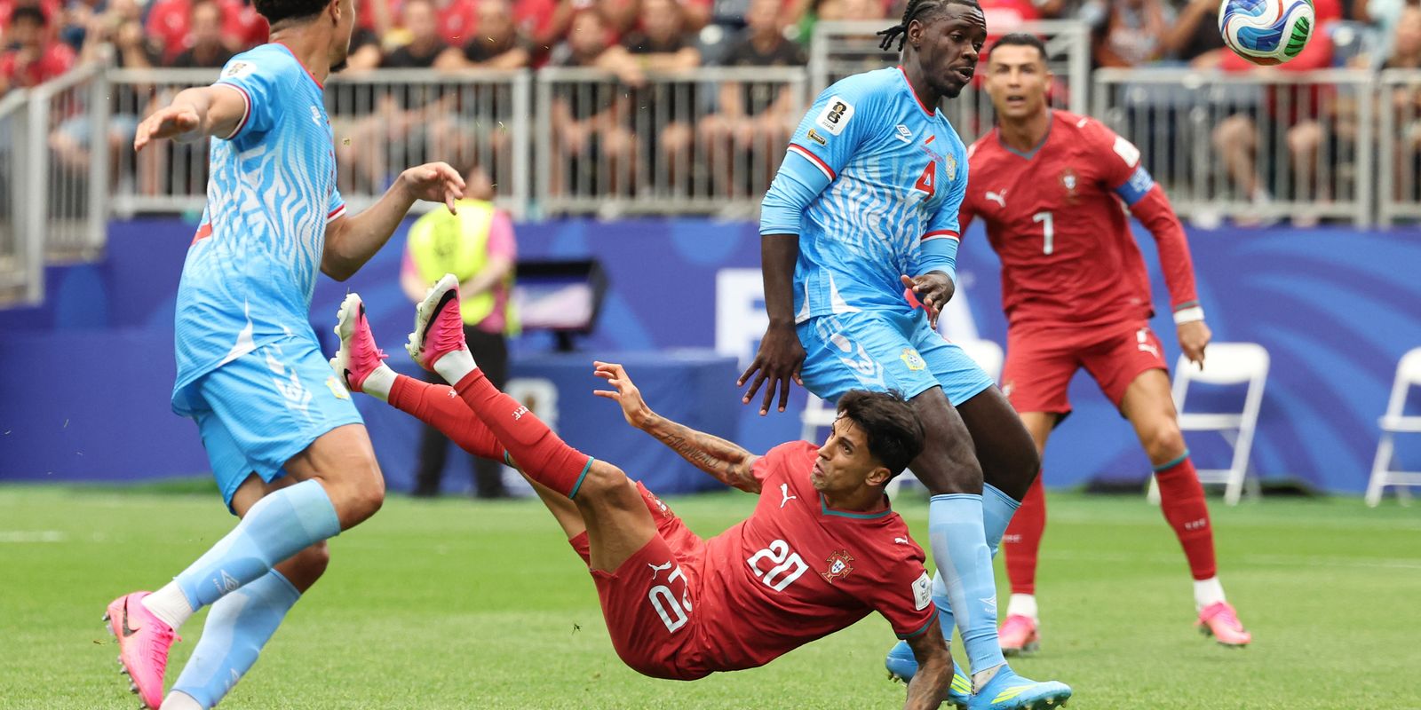 RD Congo faz história ao marcar primeiro gol em Copa no empate contra Portugal