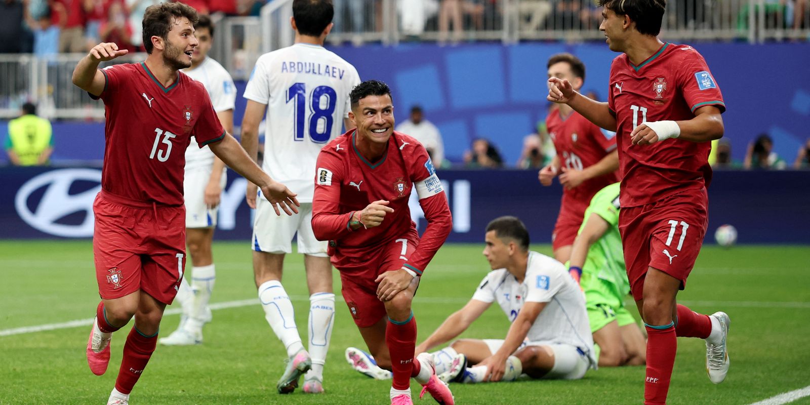 Cristiano Ronaldo faz história em campo e Portugal goleia Uzbequistão por 5 a 0