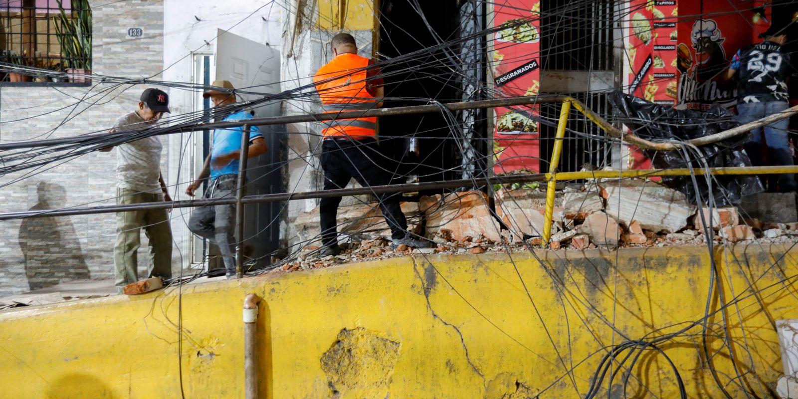 Forte terremoto de 7.5 atinge Venezuela e país decreta emergência