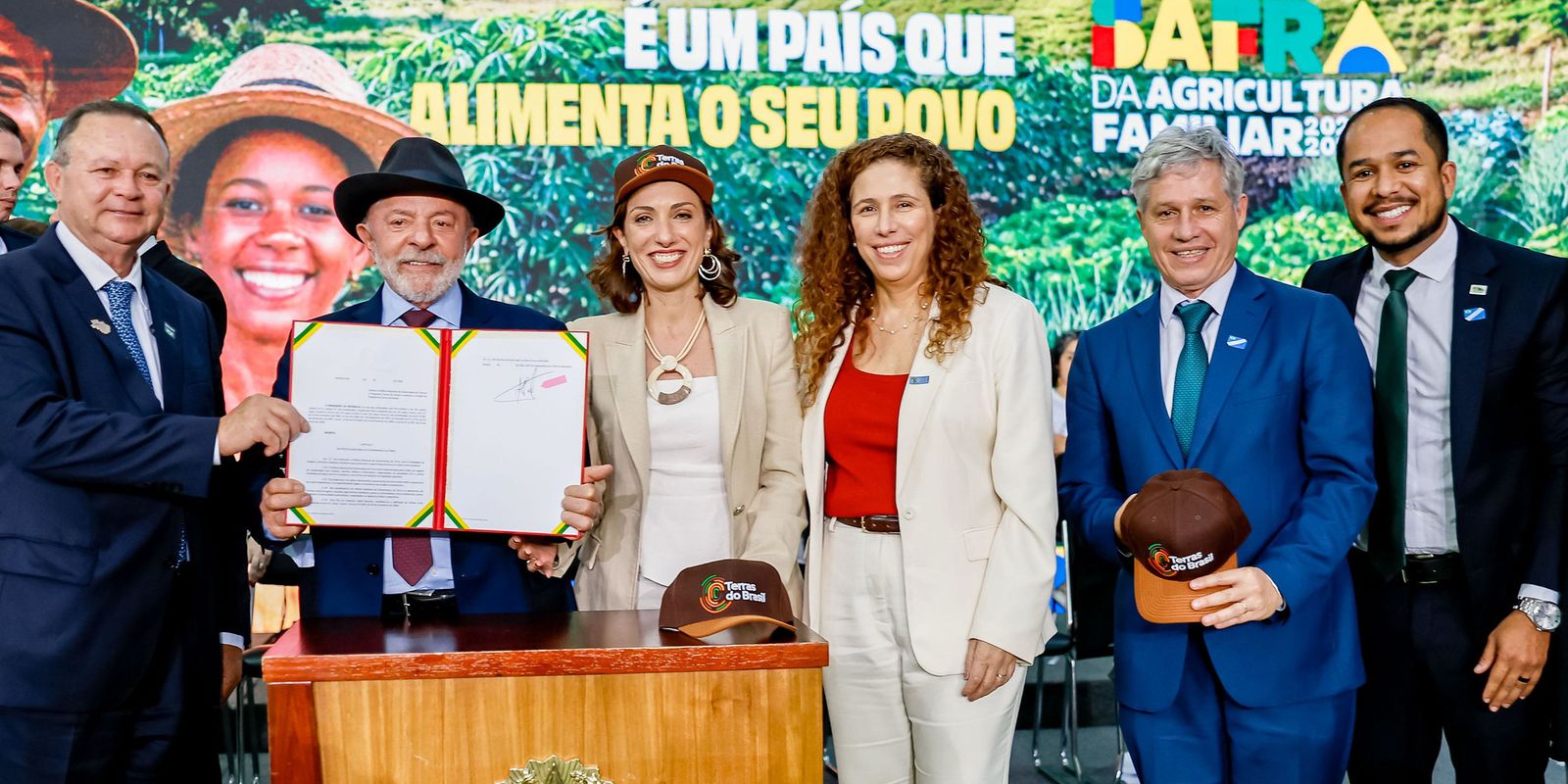 Lula defende soberania alimentar e libera R$ 97,3 bilhões para a agricultura familiar