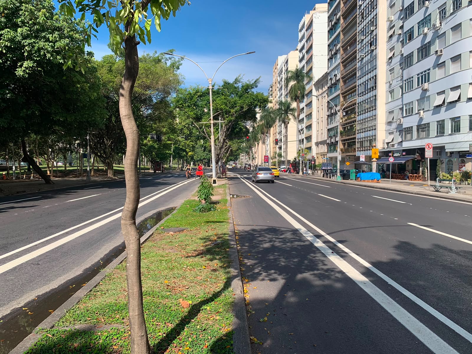 Prefeitura do Rio começa a instalar nova ciclofaixa na Praia do Flamengo