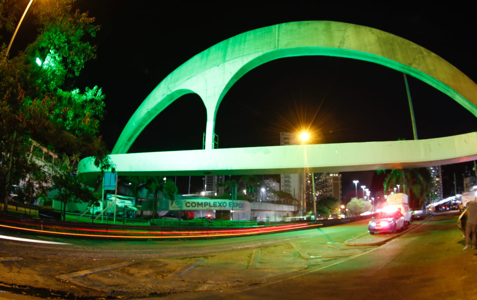 Como a RioLuz transformou o Rio: cartões-postais ganham verde e amarelo para a Copa do Mundo.