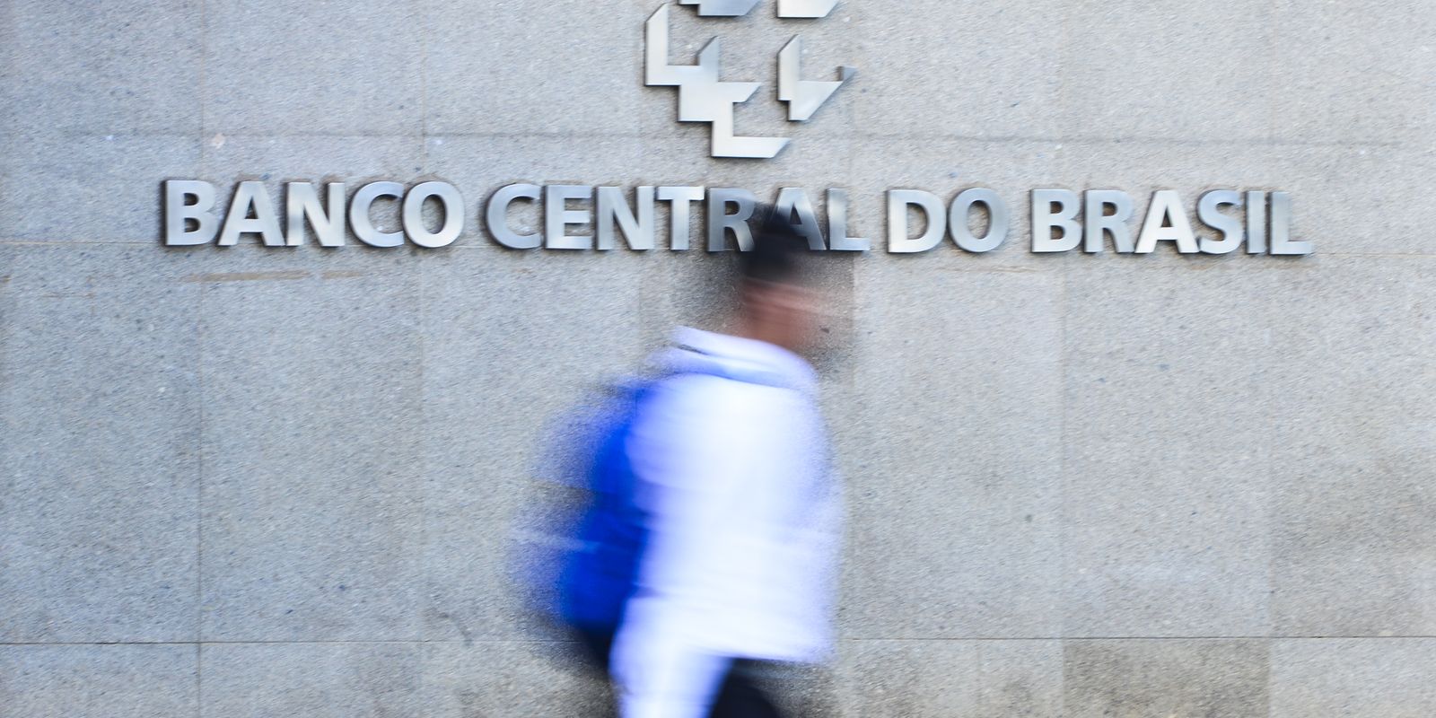 Economia brasileira: Banco Central eleva projeção de crescimento do PIB para 2% em 2026