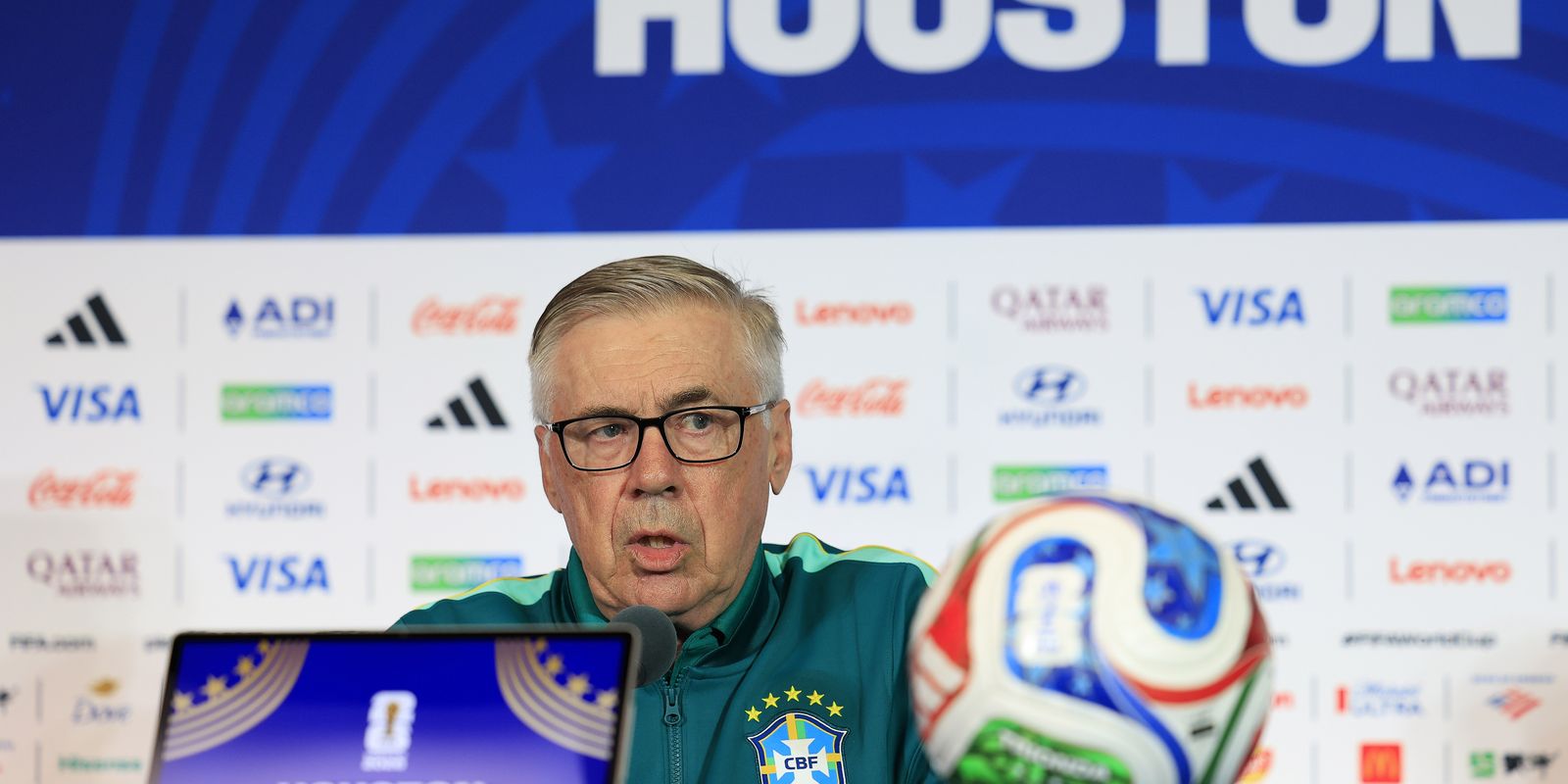 Ancelotti esconde escalação da seleção e brinca com jornalistas antes de duelo contra o Japão