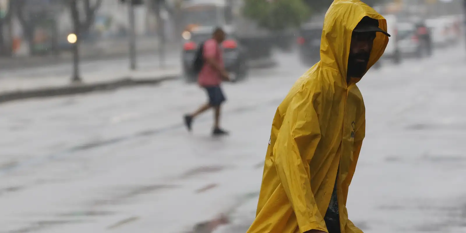 Rocinha em alerta: chuva histórica dobra média de junho e causa deslizamentos no Rio