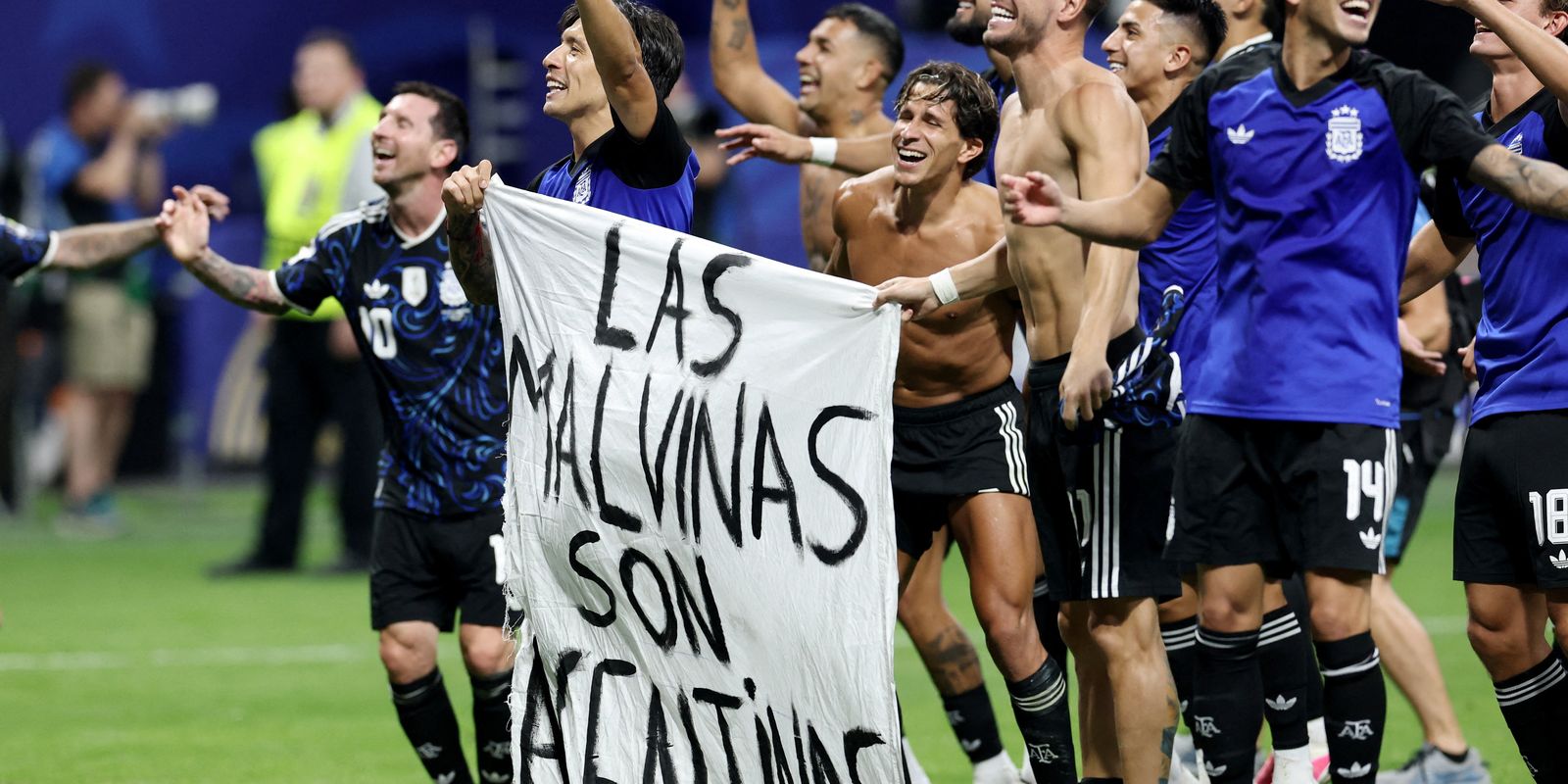 Gesto de jogadores argentinos sobre as Malvinas reacende debate e pode gerar punição da Fifa
