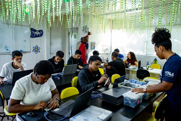 JUVRio: 3,5 mil vagas gratuitas em cursos de tecnologia e inovação no Rio de Janeiro