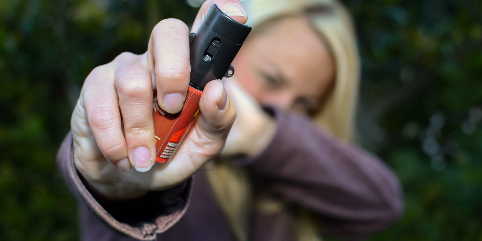 Spray de pimenta para mulheres: promotora alerta para riscos e falsa sensação de segurança