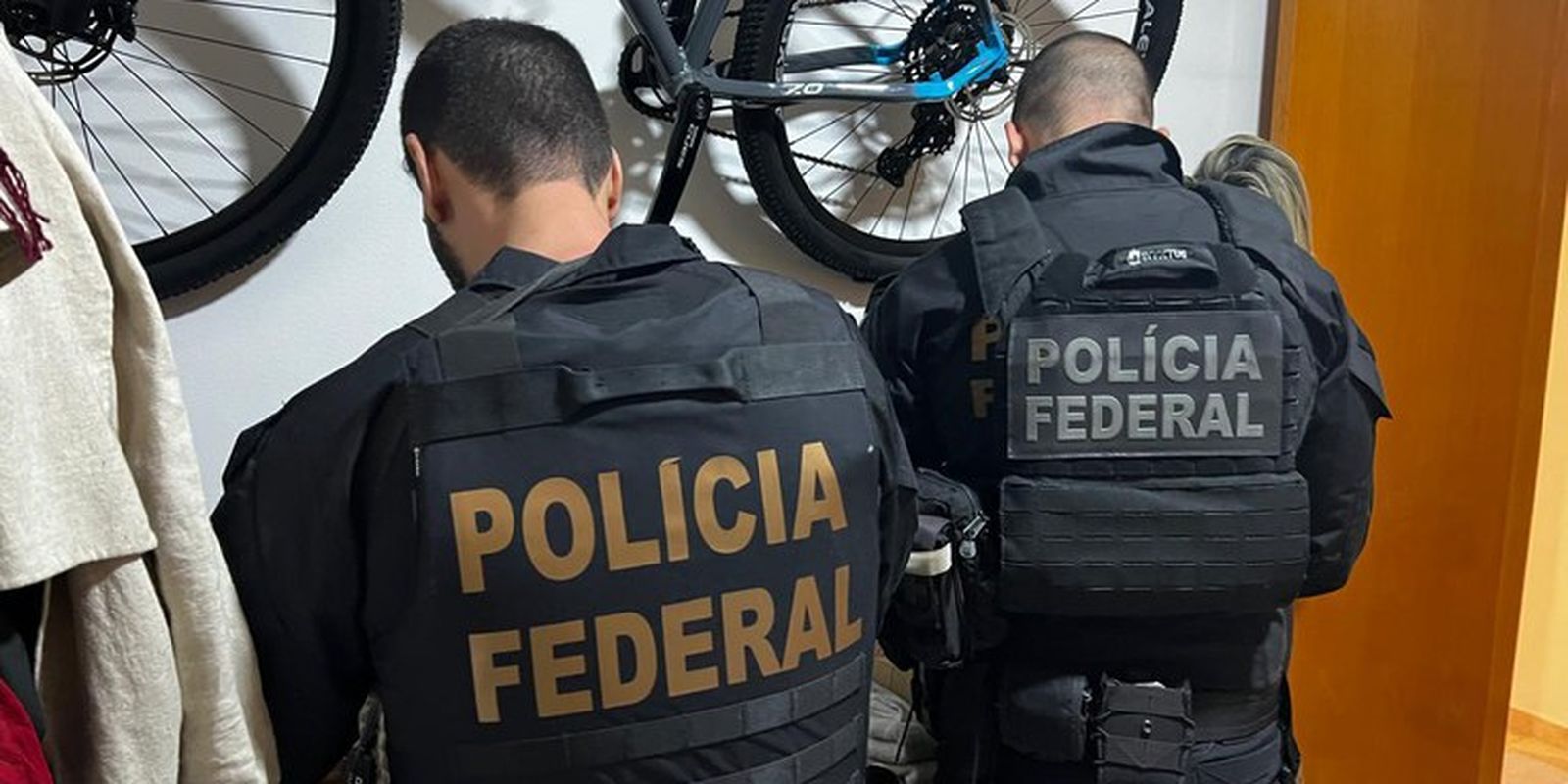 PF mira R$ 22 milhões e prende suspeitos em nova fase de operação contra lavagem de dinheiro