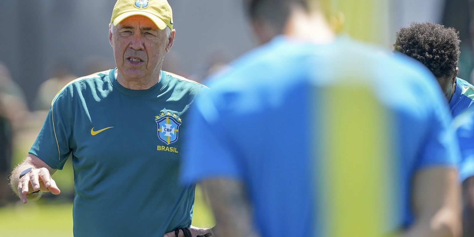Ancelotti dá forte pista sobre quem entra no lugar de Paquetá contra Noruega