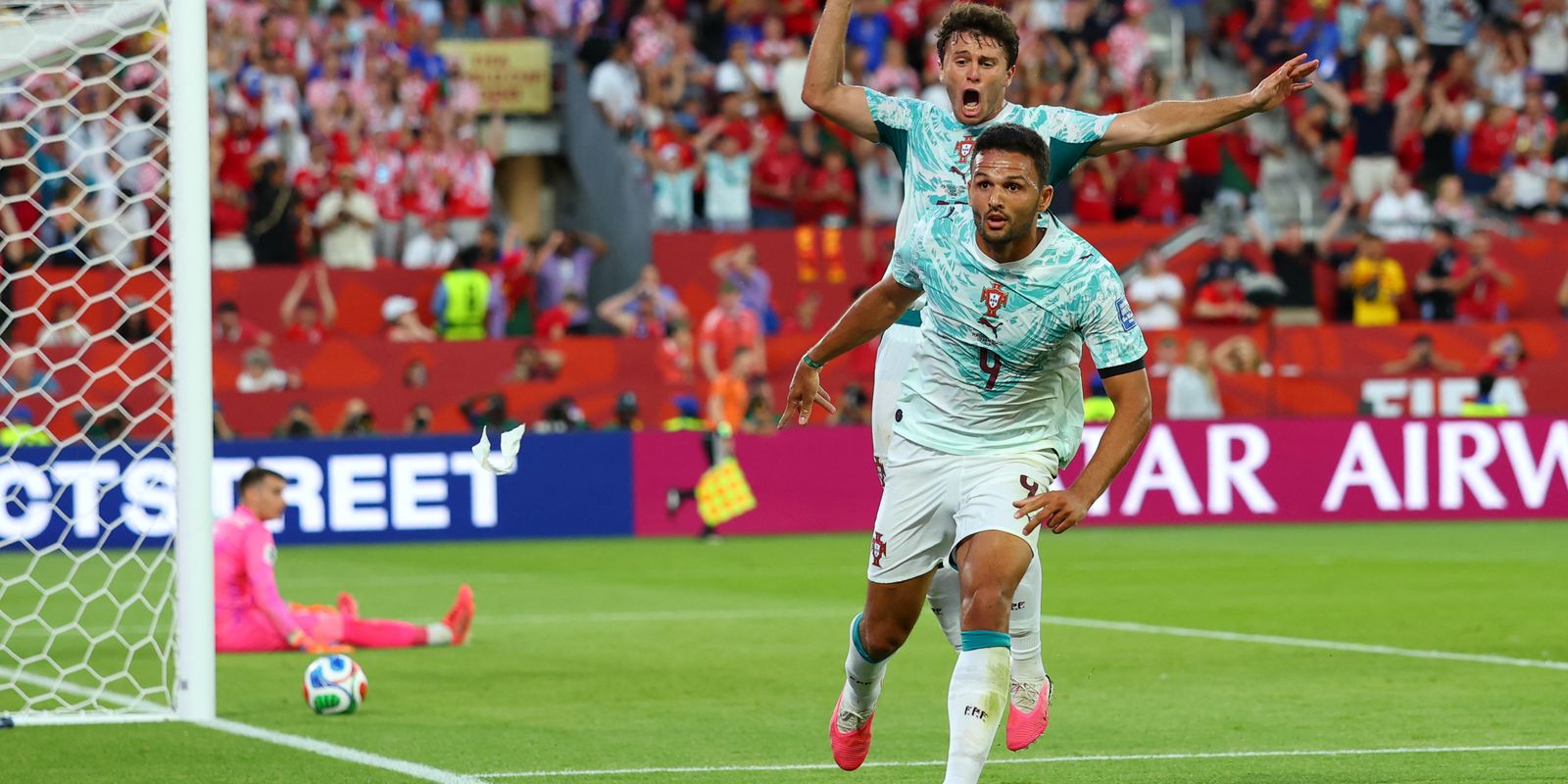Virada emocionante: Portugal vence Croácia e avança às oitavas da Copa com gols de CR7 e Ramos