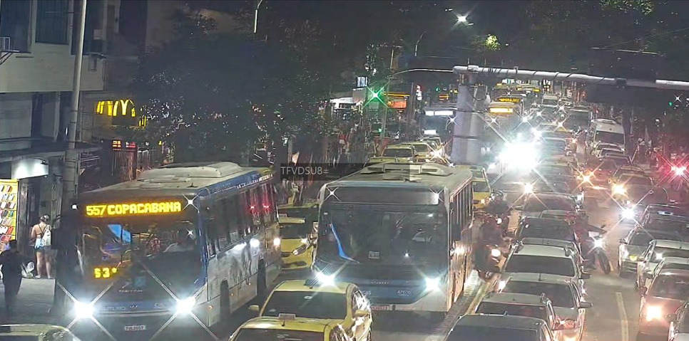 Vendaval no Rio: 42 ônibus são autuados por circular sem identificação de linha