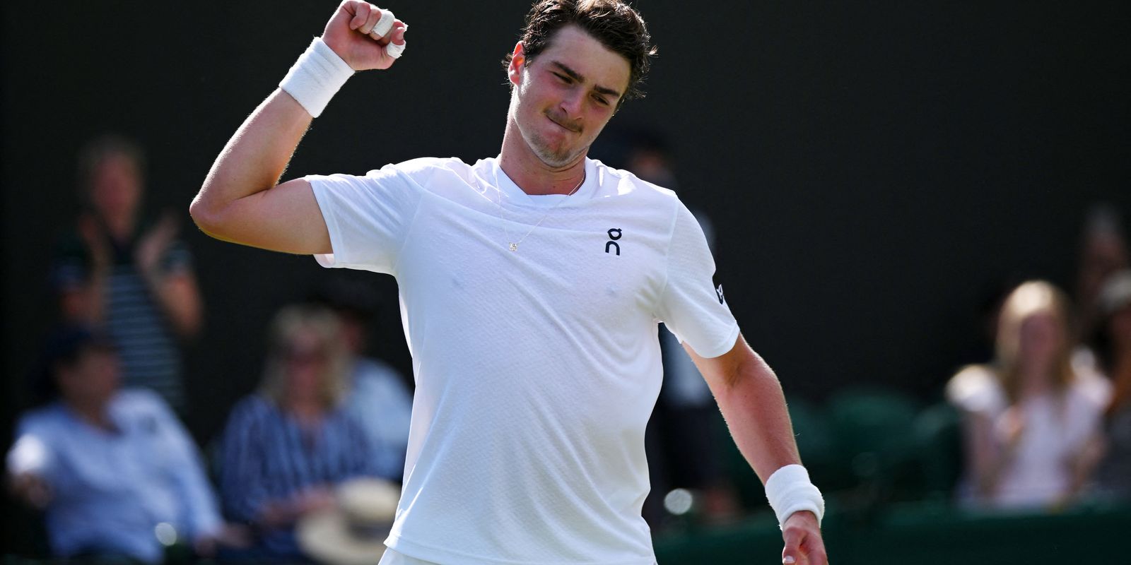 João Fonseca arrasa e avança para a terceira rodada de Wimbledon