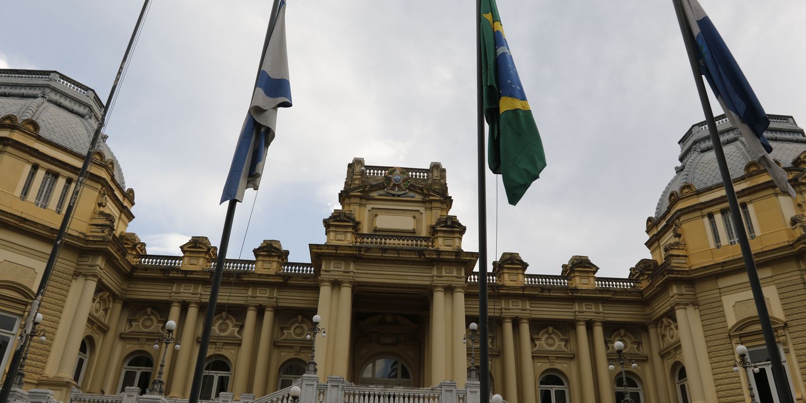 Rio de Janeiro une secretarias e busca economia milionária com nova gestão