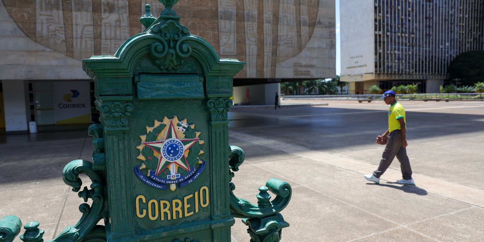 TCU alerta sobre risco fiscal bilionário dos Correios e cobra compensação
