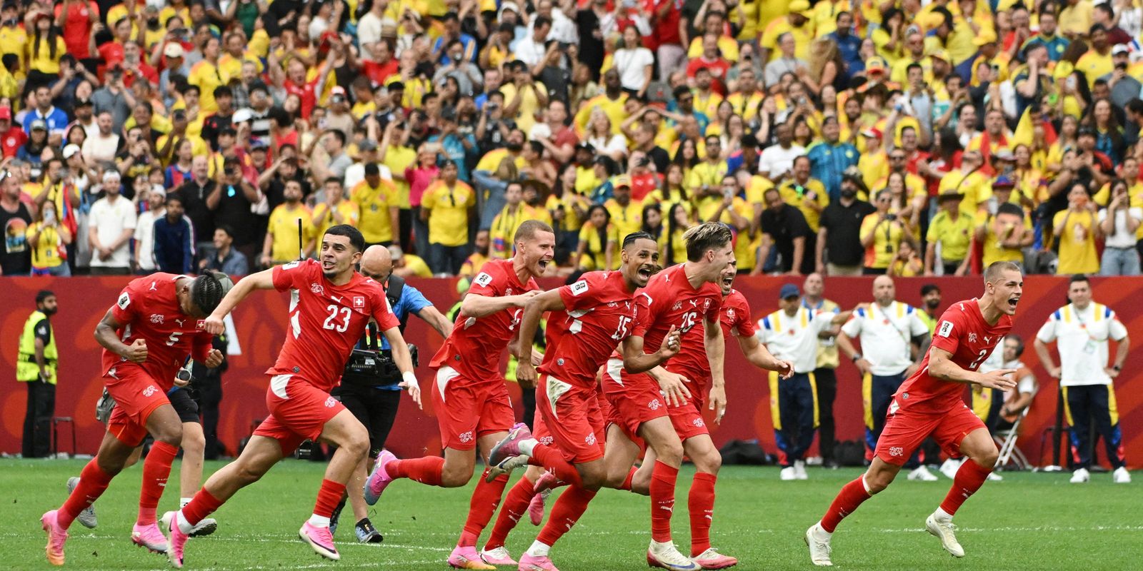 Suíça faz história e garante vaga nas quartas da Copa após 72 anos