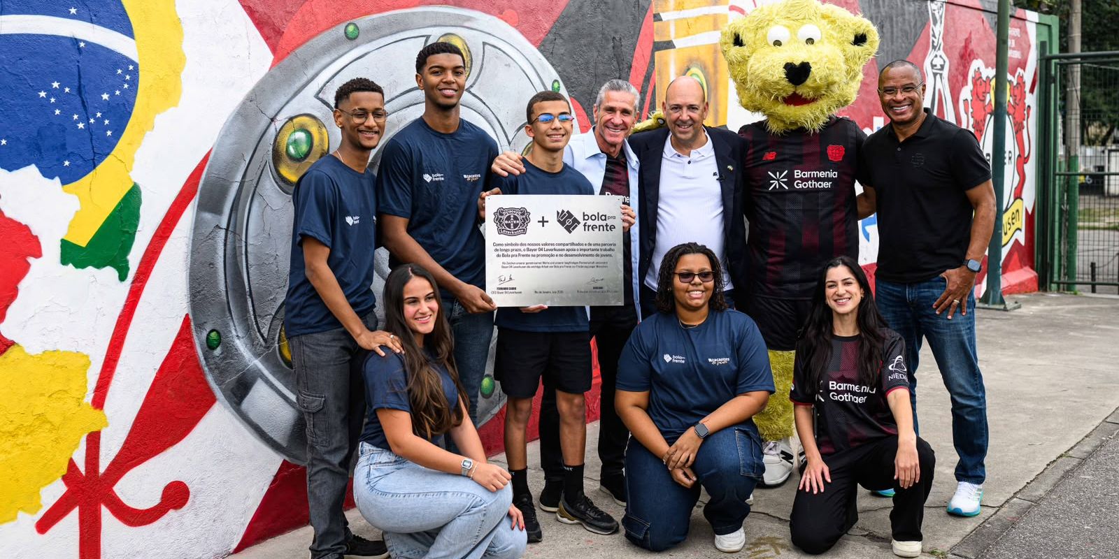 Bayer Leverkusen e Instituto Bola pra Frente abrem caminho para jovens do Rio na Alemanha