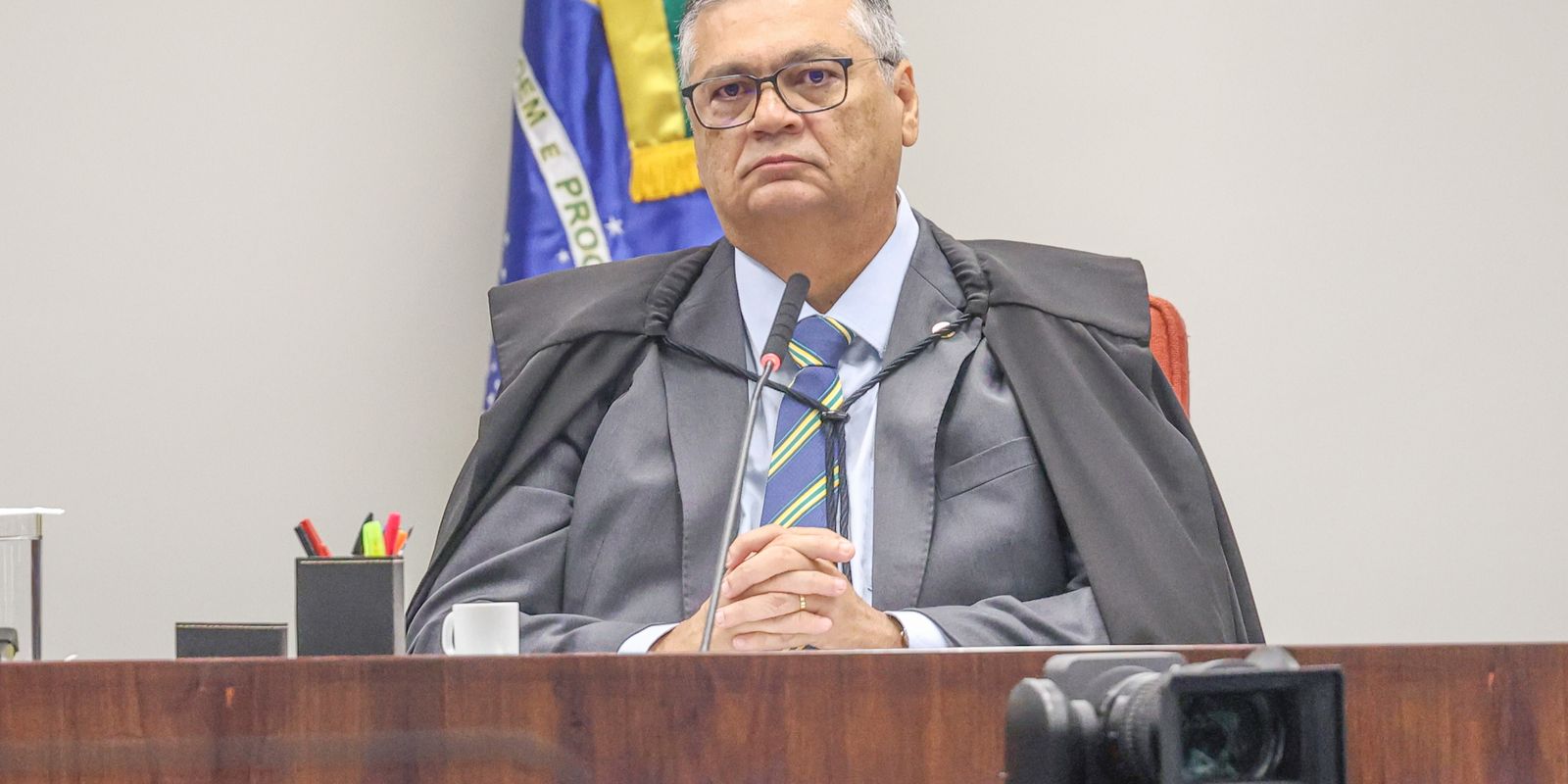 Flávio Dino, do STF, afasta presidente do TCE do Maranhão em investigação de assassinato