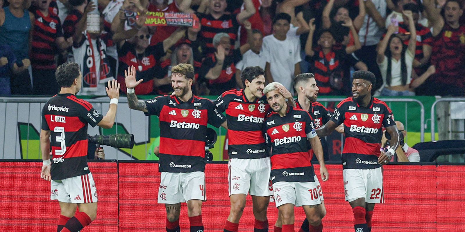 Flamengo avança na Libertadores após vitória emocionante contra o Cruzeiro