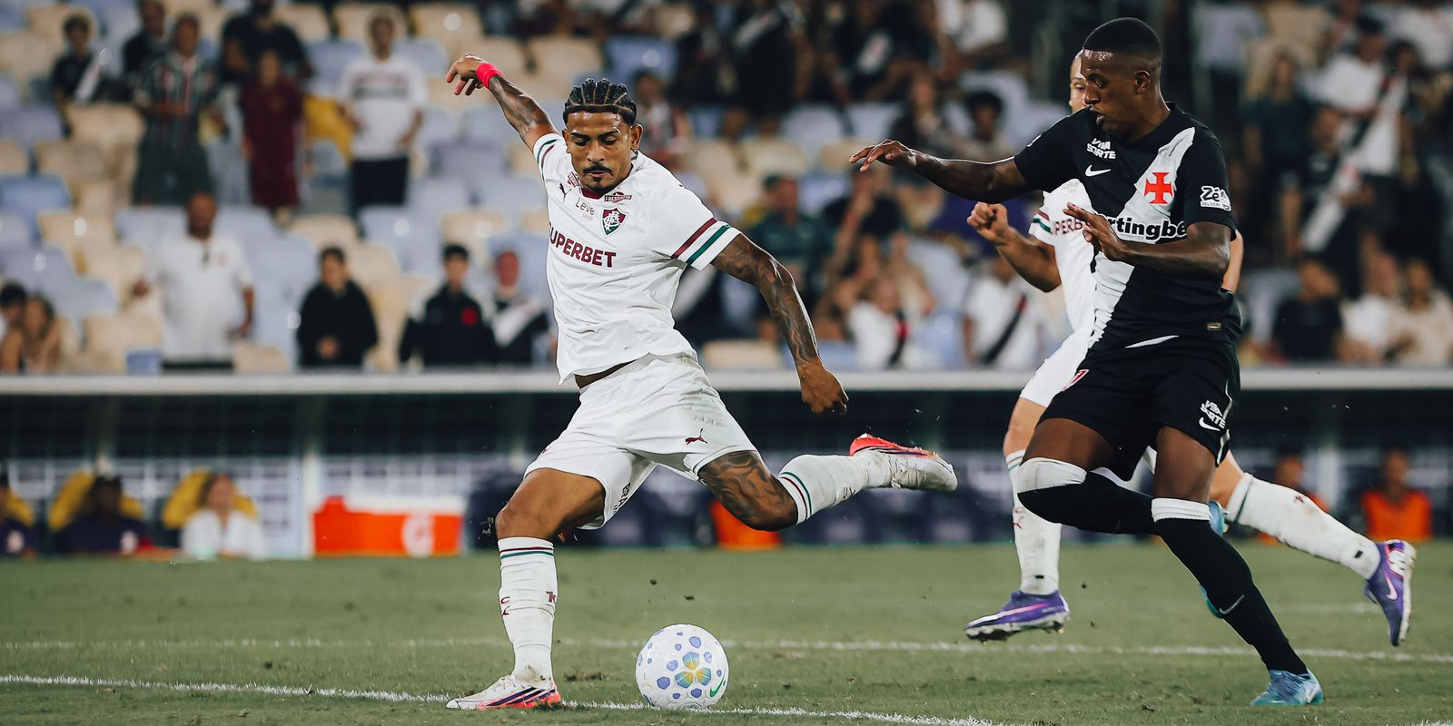 Fluminense e Vasco empatam sem gols em confronto decisivo pela Copa do Brasil