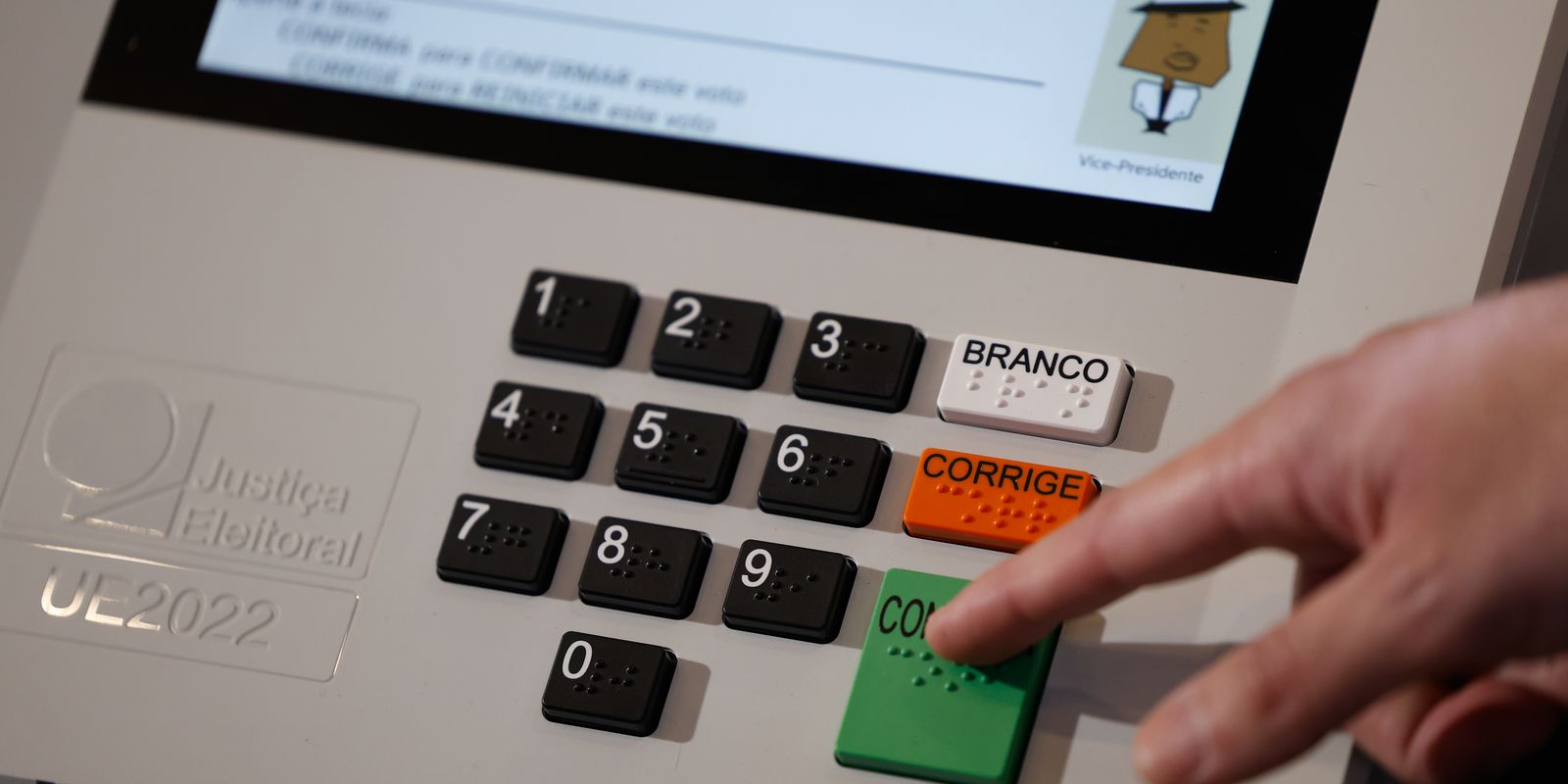 Locais de votação mudaram? TRE-RJ alerta eleitores para conferir antes das eleições