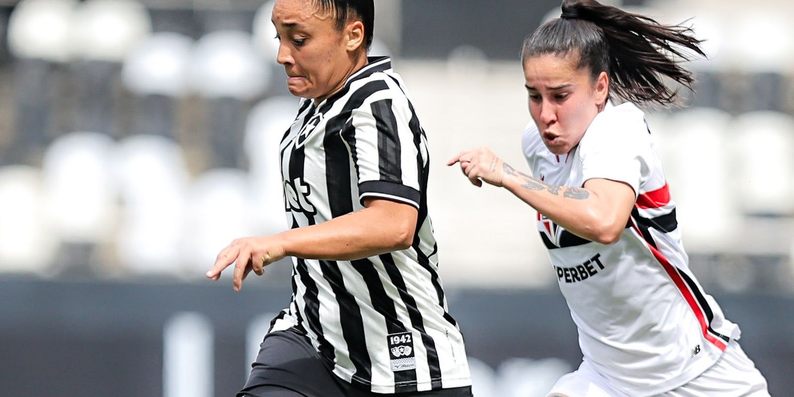 São Paulo arrasa Botafogo, encosta no Corinthians e ferve a briga pela liderança no Brasileiro Feminino