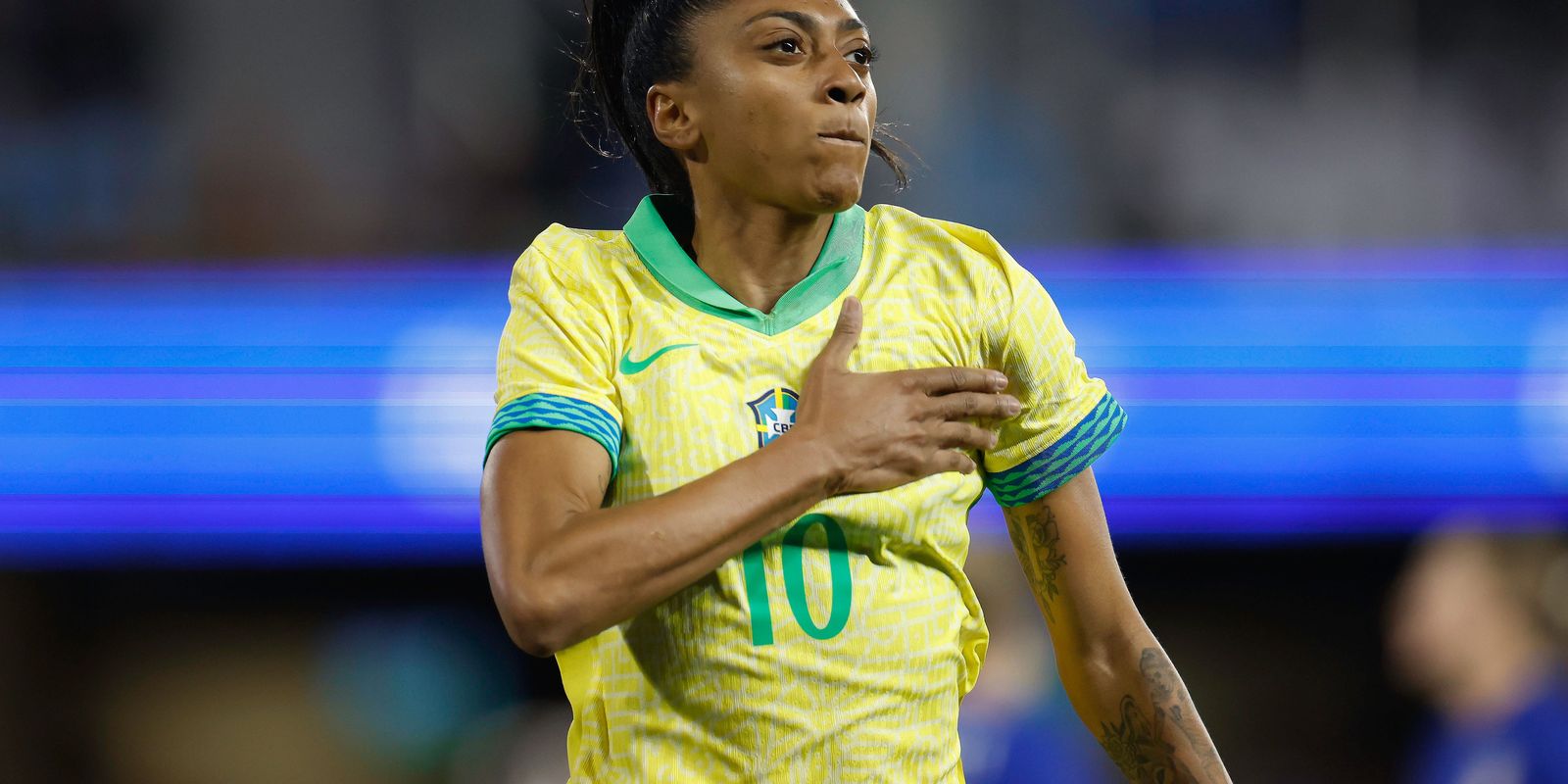 Kerolin é a nova atacante do Barcelona em transferência recorde para o Brasil