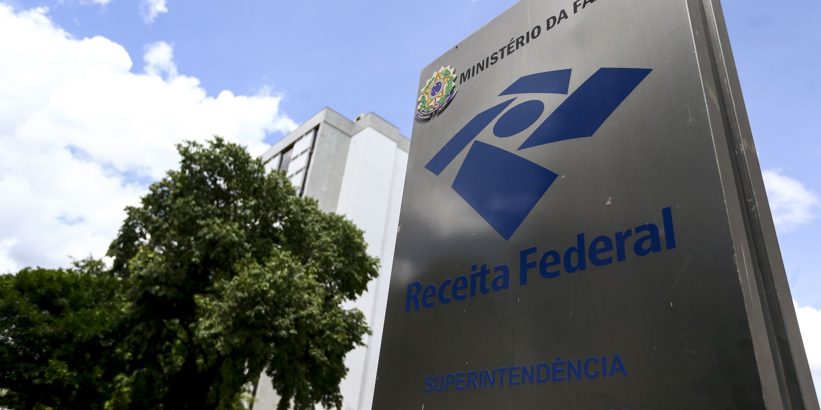 Arrecadação federal bate recorde histórico em julho e ultrapassa R$ 289 bilhões