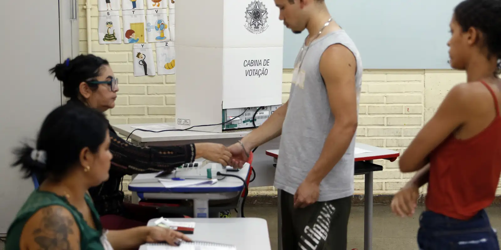 Eleitorado jovem encolhe 22% em 16 anos e muda o cenário político brasileiro