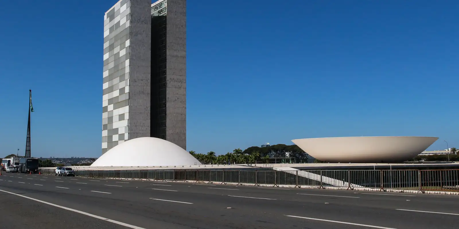 Congresso define pautas cruciais: fim da taxa das blusinhas e mais em votação