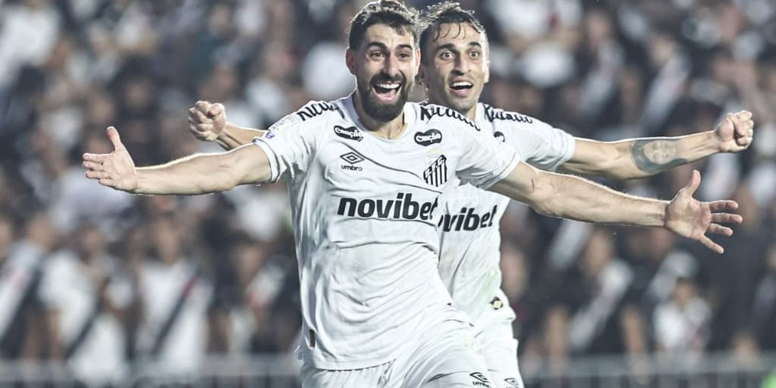 Santos goleia o Vasco e escapa da zona de rebaixamento no Campeonato Brasileiro