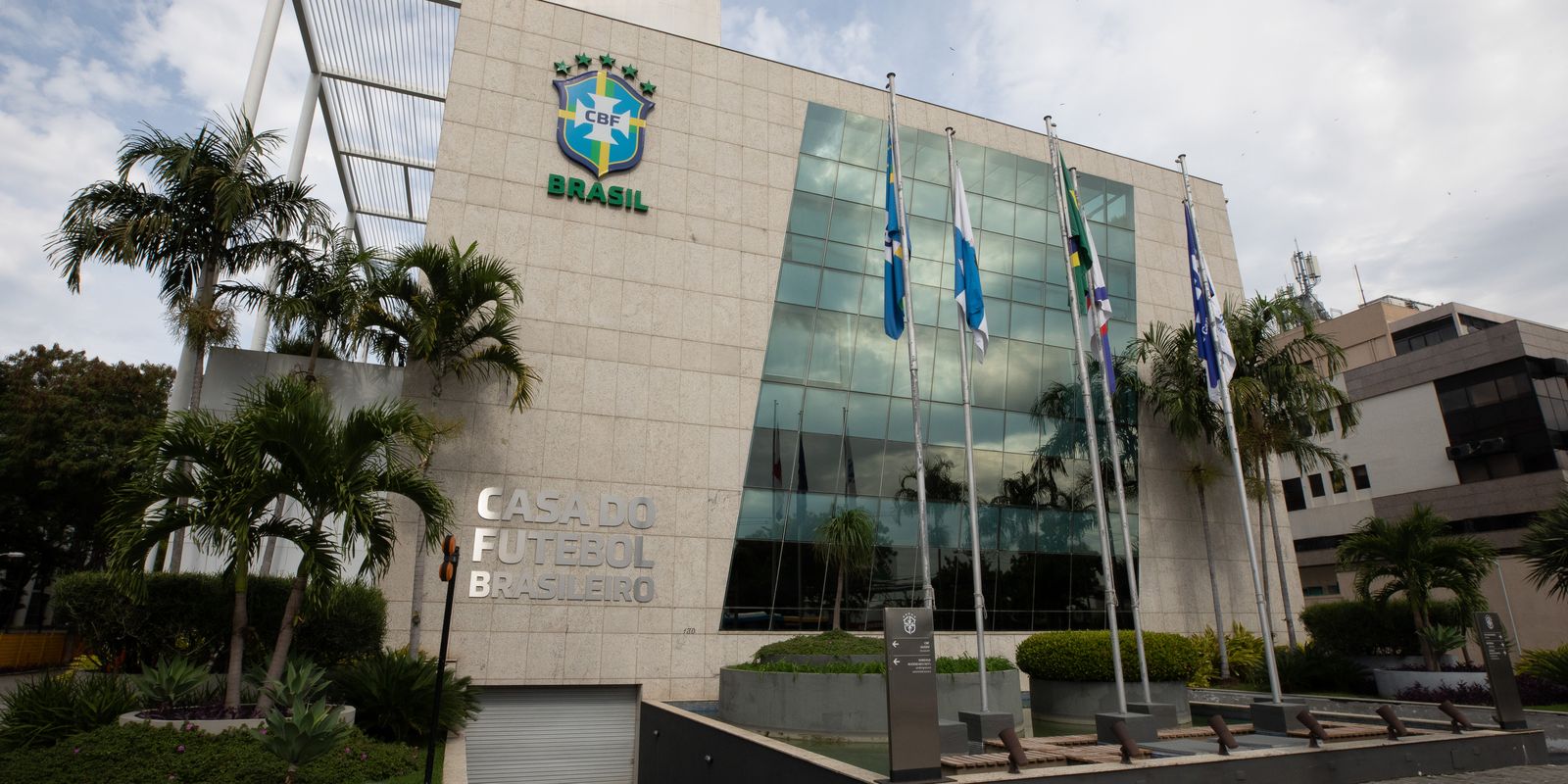 Novas regras da CBF prometem mais bola rolando e menos paralisações no futebol brasileiro