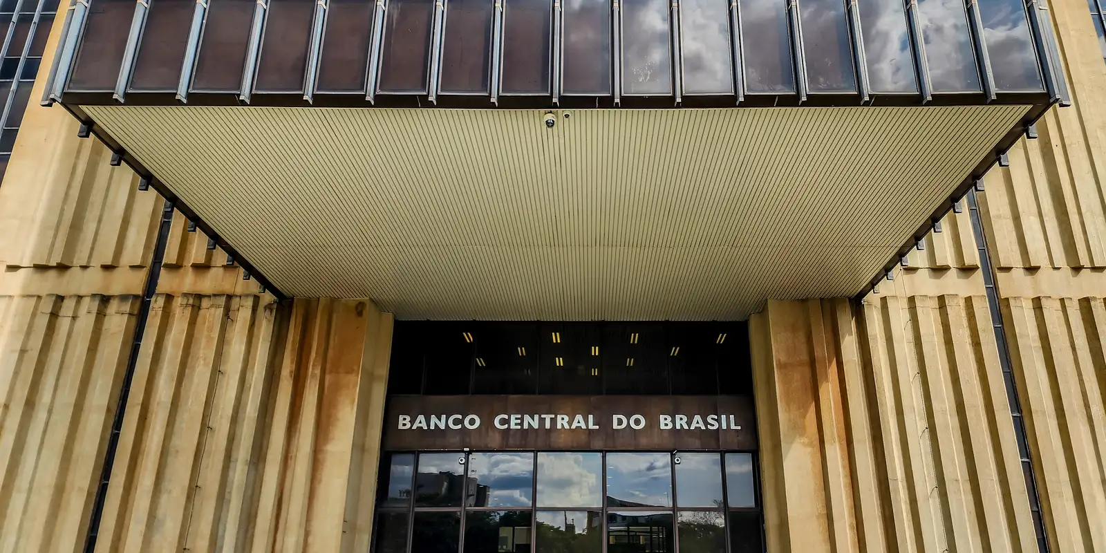 Banco Central revisa projeção: economia brasileira crescerá menos em 2026