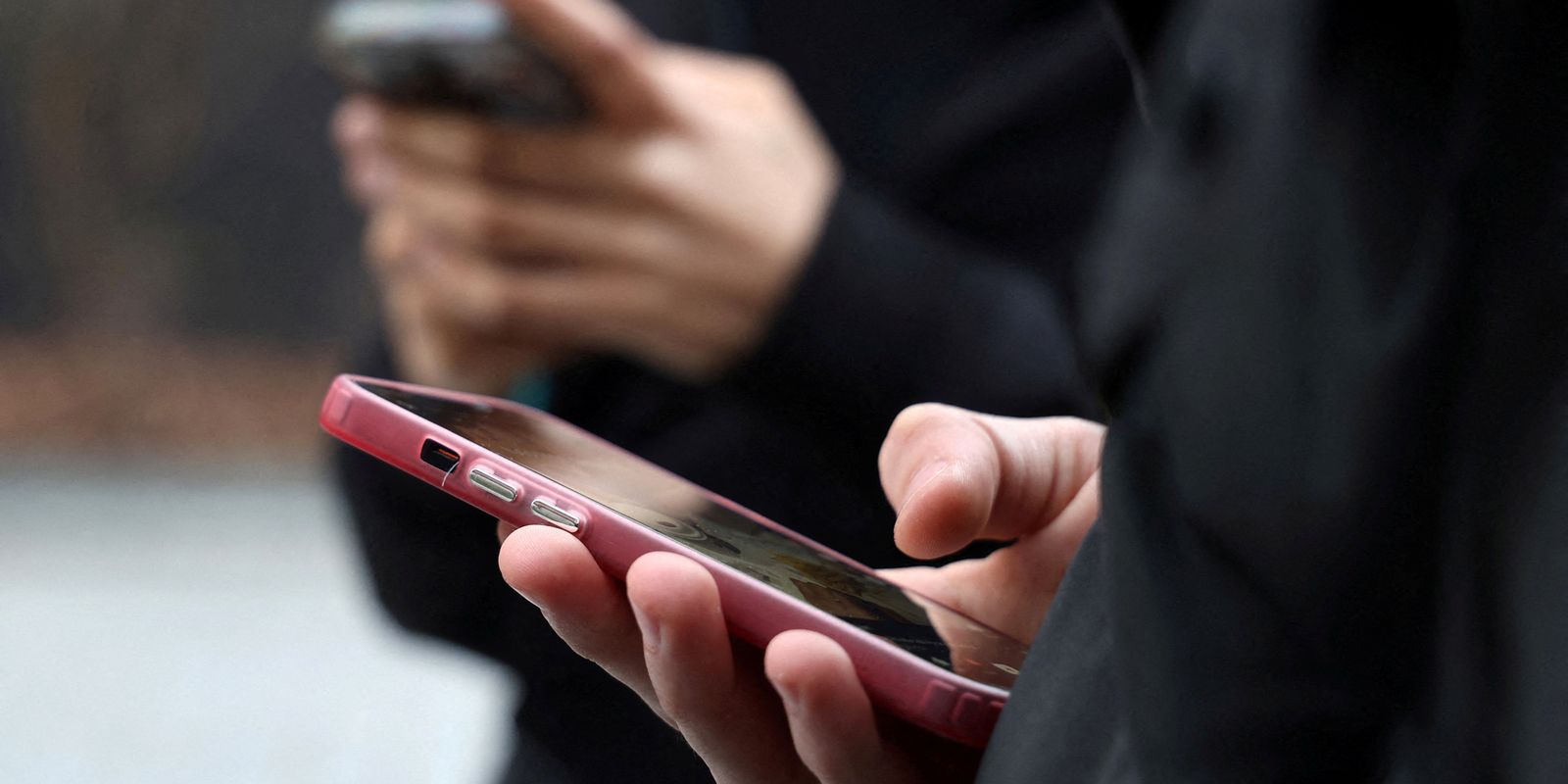 Adolescente de 16 anos cria plataforma para desmistificar política e ajudar jovens a votar