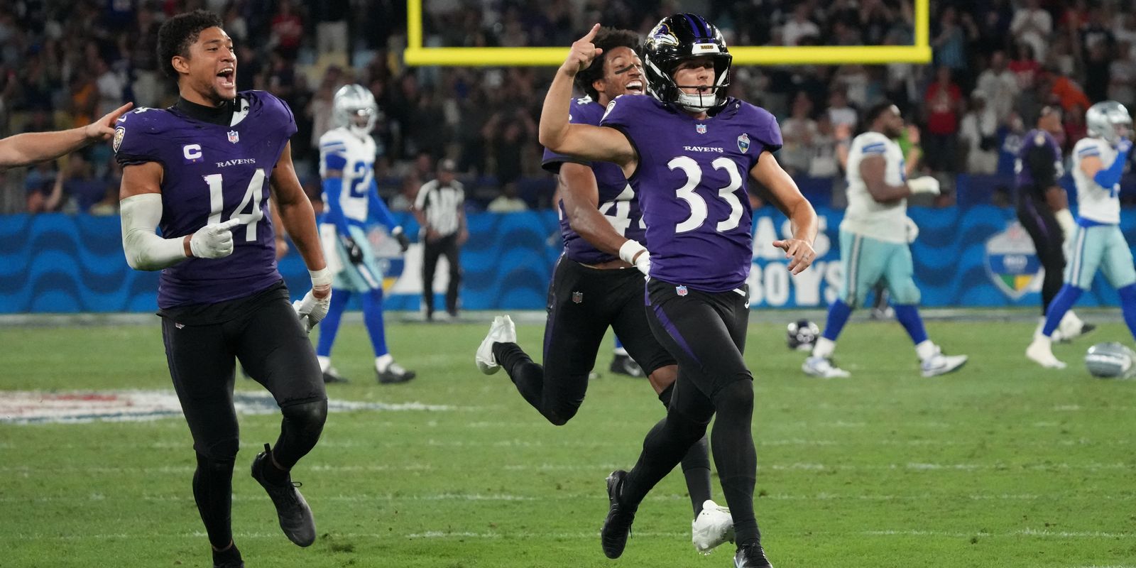 Chute de 56 jardas decide jogo histórico: Ravens batem Cowboys no Rio no último segundo