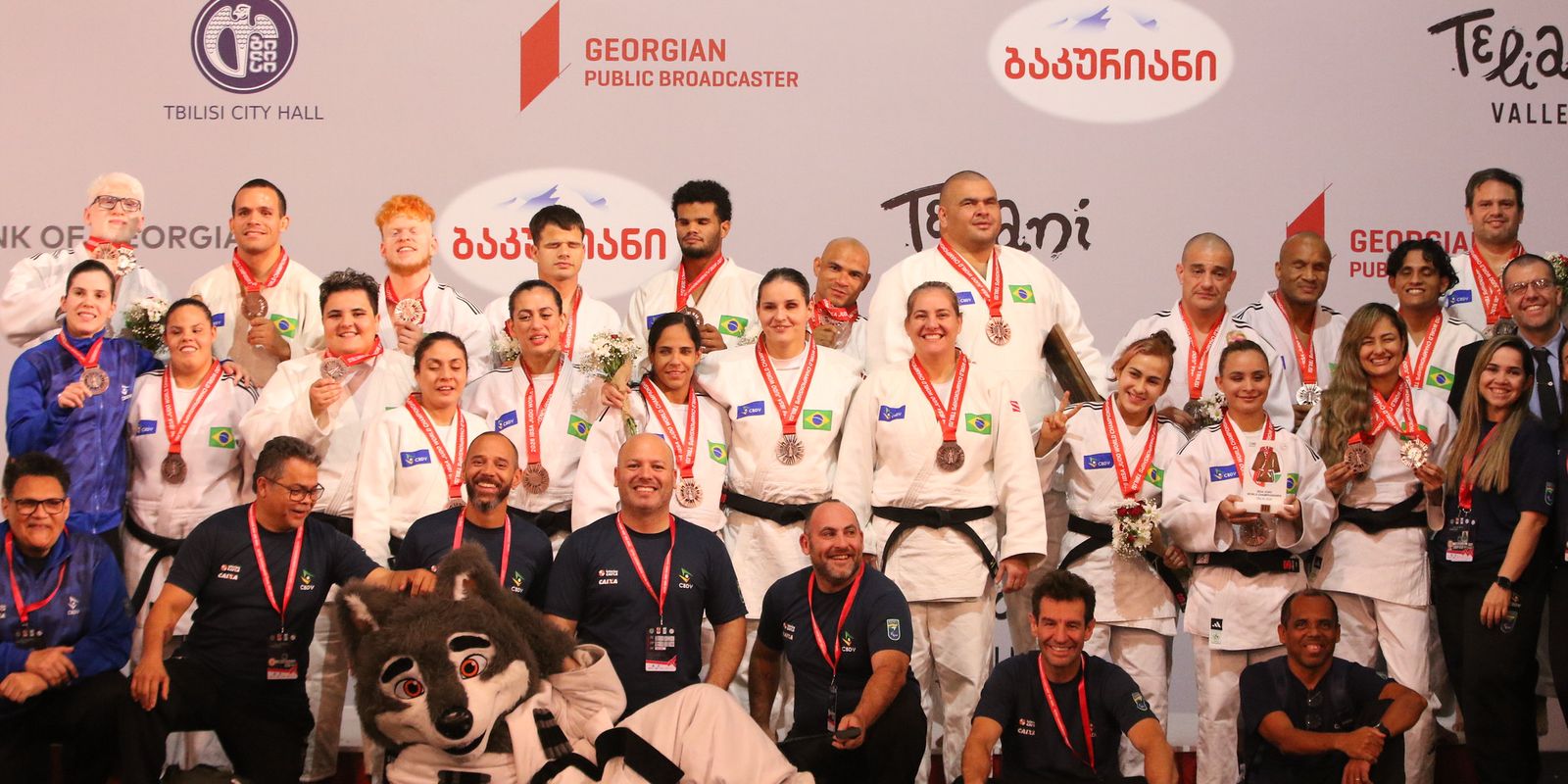 Brasil garante bronze duplo em mundiais paralímpicos de judô e triatlo
