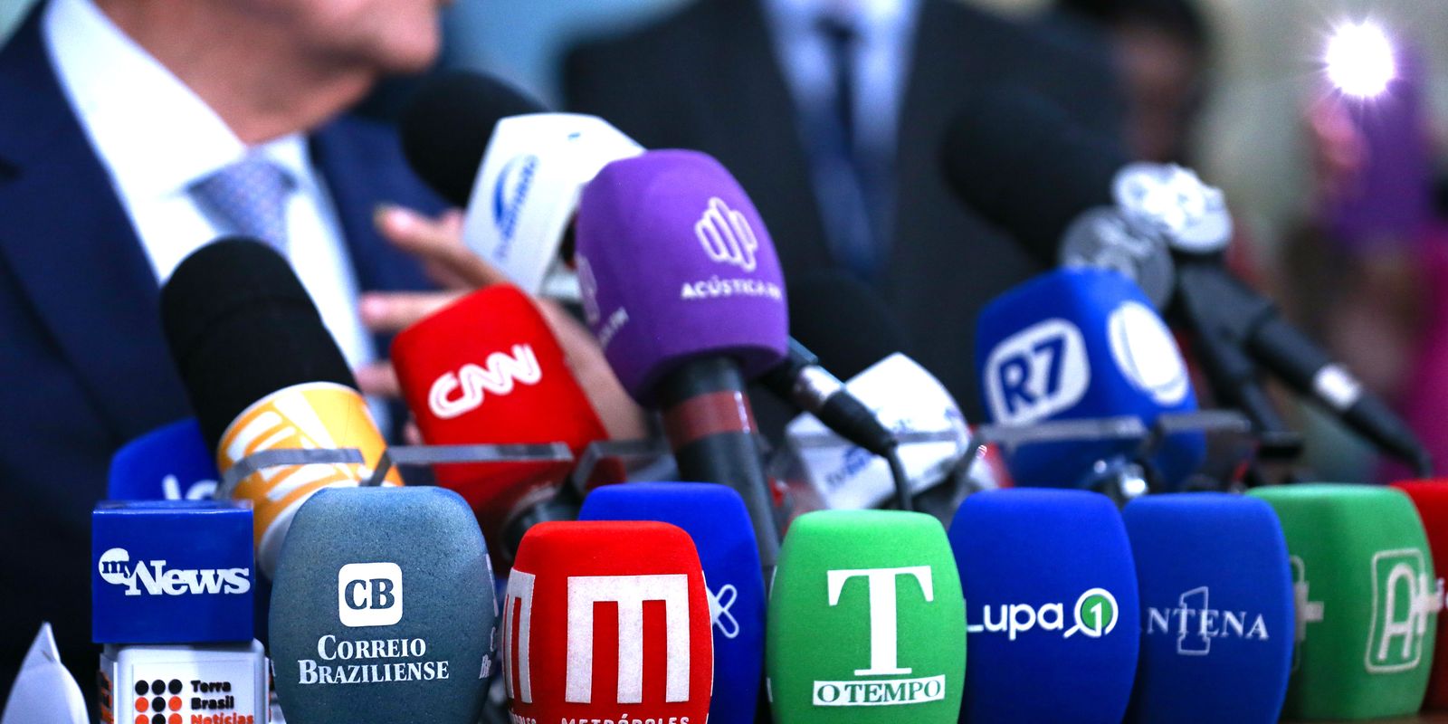 Jornalistas exigem valorização e regulamentação de plataformas digitais em carta a candidatos