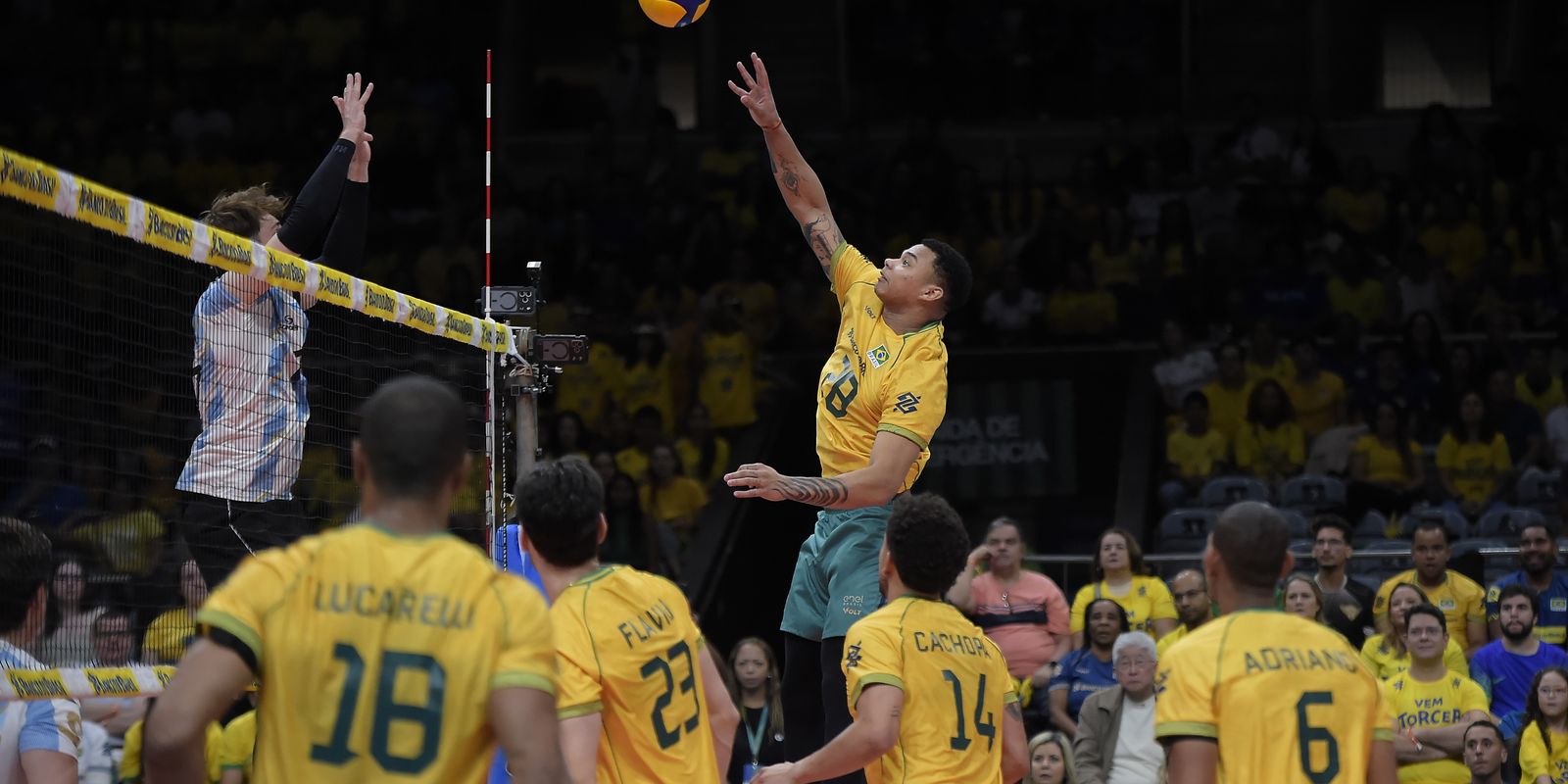 Brasil vence Argentina, fatura Sul-Americano de vôlei e garante vaga nos Jogos de Los Angeles 2028